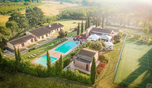 Apartment with Pool View 