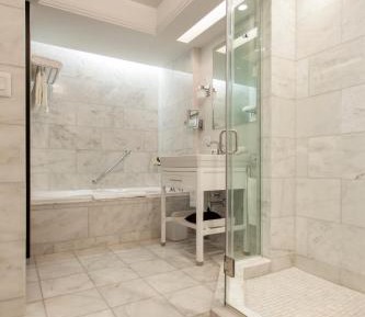 Deluxe Ocean Front King Suite 
