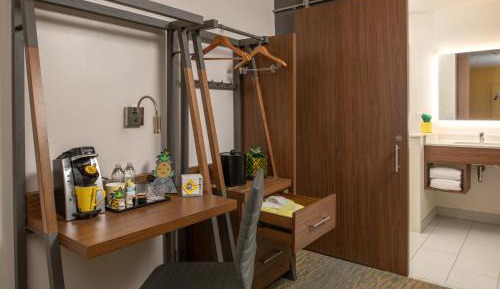 Z Queen w/Communication Features 