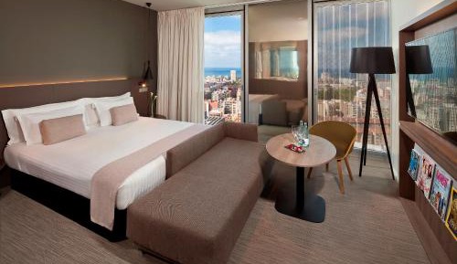 The Level Family Room with Sea View