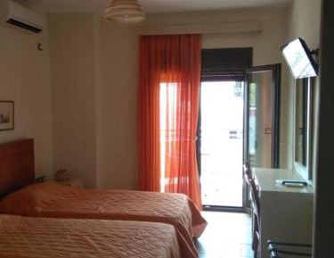 Studio (2 Adults)