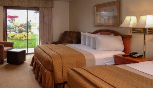 Queen Room with Two Queen Beds - Top Floor