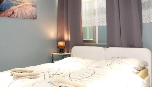 Standard Twin Room with Shared Bathroom