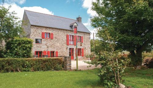 Three-Bedroom Holiday Home 