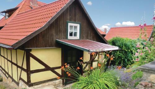 One-Bedroom Holiday Home