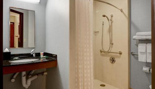 Queen Room with Two Queen Beds and Roll-In Shower - Disability Access