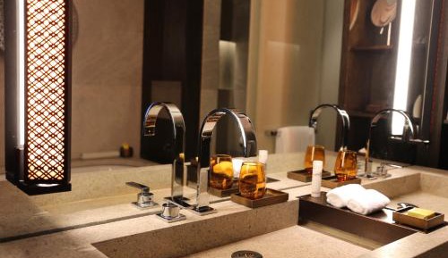 Deluxe Twin Room with club access