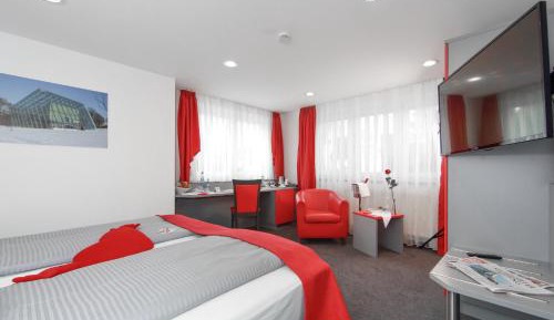 Business King Room with Garden View