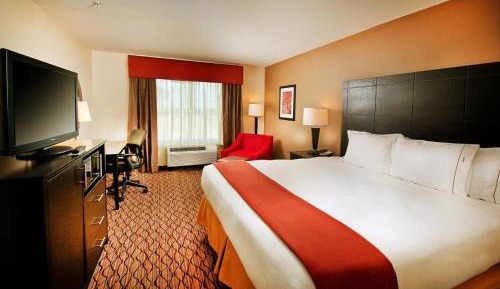 Standard King Room with Roll-in Shower - Mobility Accessible