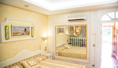 Standard Twin Room - Disability Access