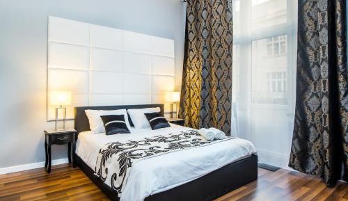 Deluxe Studio with Balcony