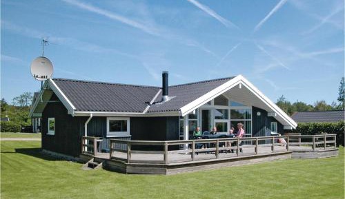 Three-Bedroom Vacation Home 