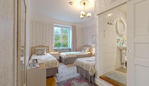 Small Triple Room with Private Bathroom