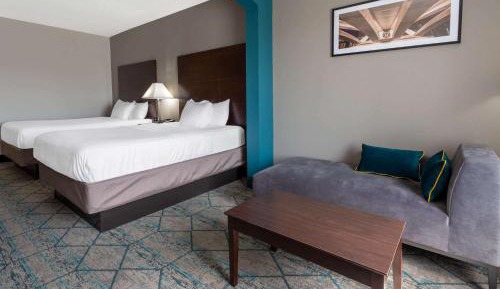 Deluxe Queen Room with Two Queen Beds