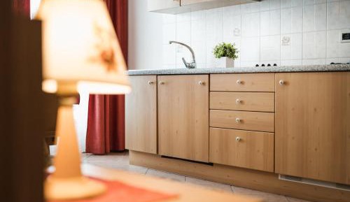 One-Bedroom Apartment (5 Adults)