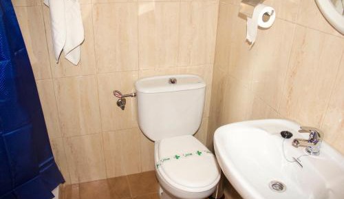 Three-Bedroom Bungalow (6 adults)