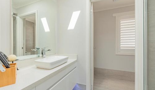 Queen Room with Shared Bathroom