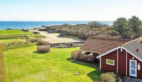 Three-Bedroom Vacation Home 