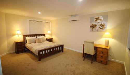 Deluxe Queen Room