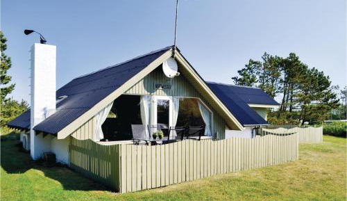 Three-Bedroom Holiday Home 