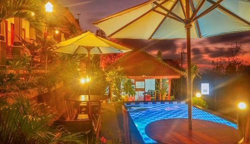 Deluxe Double Room (2 Adults + 1 Child)