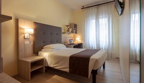 Single Room with French Bed