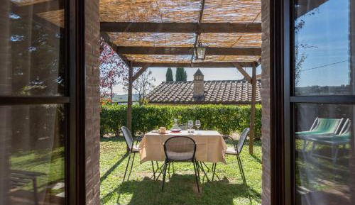 Apartment with Garden View