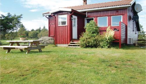 Three-Bedroom Holiday Home 