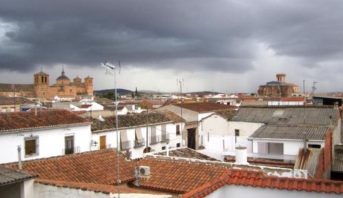 Deluxe One-Bedroom Apartment