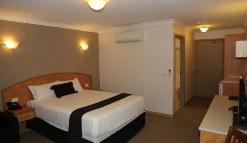 Deluxe Queen Room