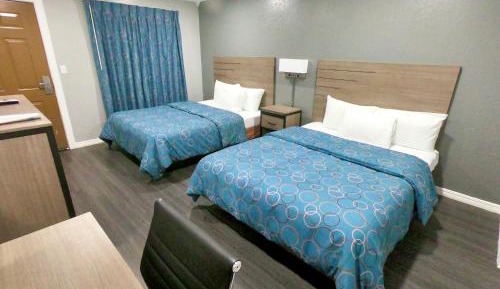 Deluxe Queen Room with Two Queen Beds
