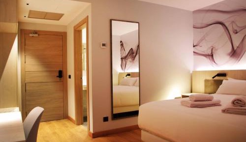 Deluxe Double or Twin Room with Balcony