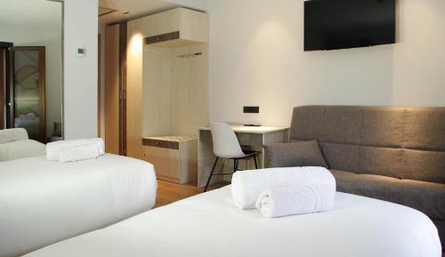 Deluxe Double or Twin Room with Balcony