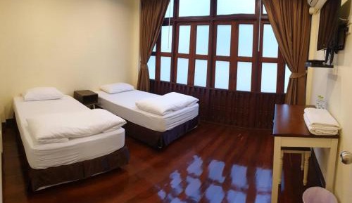 Twin Room with Shared Bathroom