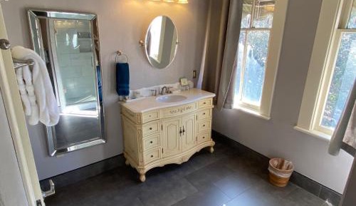 Wrest House- King Room 401