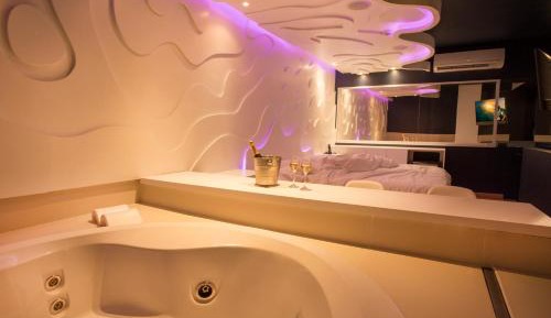 King Suite with Spa Bath