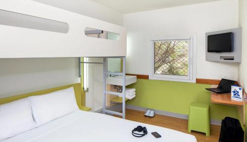 Standard Queen Room with Single Bunk Bed