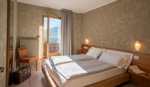 Superior One-Bedroom Apartment with Balcony