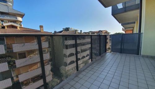 Apartment with Lateral Lagoon View