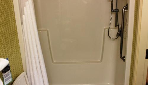 Standard Queen Room with Communications Accessible Roll-In Shower