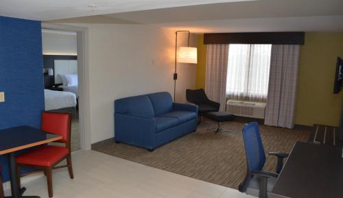 One-Bedroom Suite with Two Queen Beds