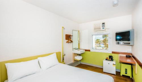 Standard Queen Room