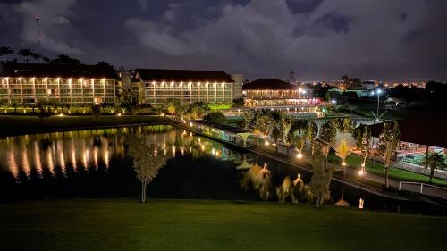 Apartment with Lake View
