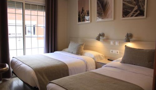 Twin Room with Private Bathroom