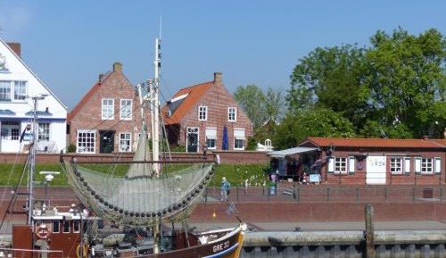 Apartment with Garden View