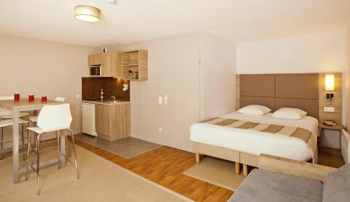 Large Studio (3 Adults)