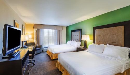 Standard Queen Room with Two Queen Beds