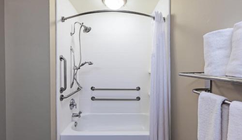 Standard King Room with Accessible Tub - Mobility Access