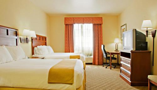 Standard Queen Room with Two Queen Beds