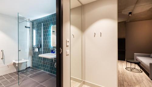 Standard Queen Room - Disability Access